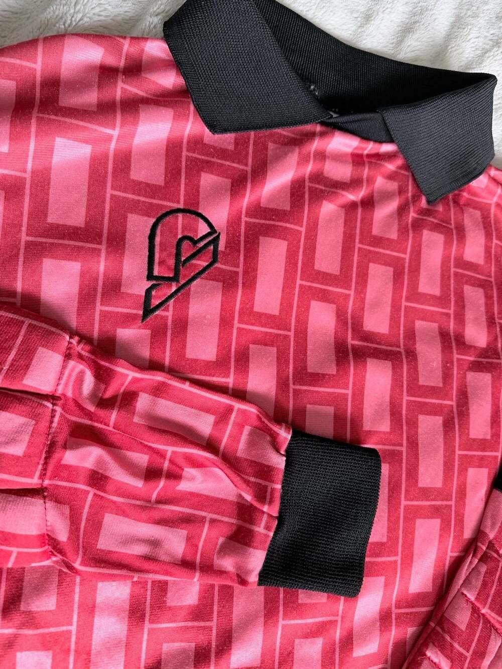 Vintage Reusch Long Sleeve Padded Goalkeeper Soccer Jersey Red Pattern